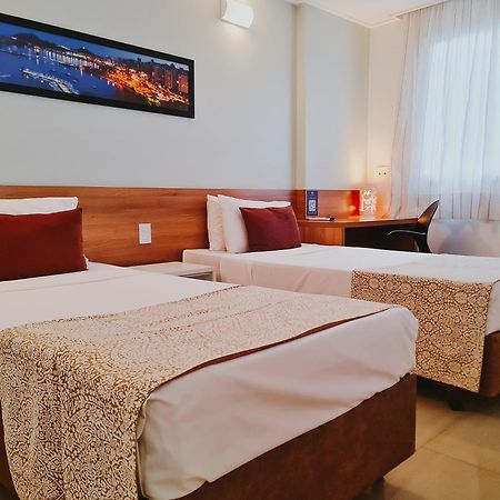 Alameda Vitoria Hotel ภายนอก รูปภาพ