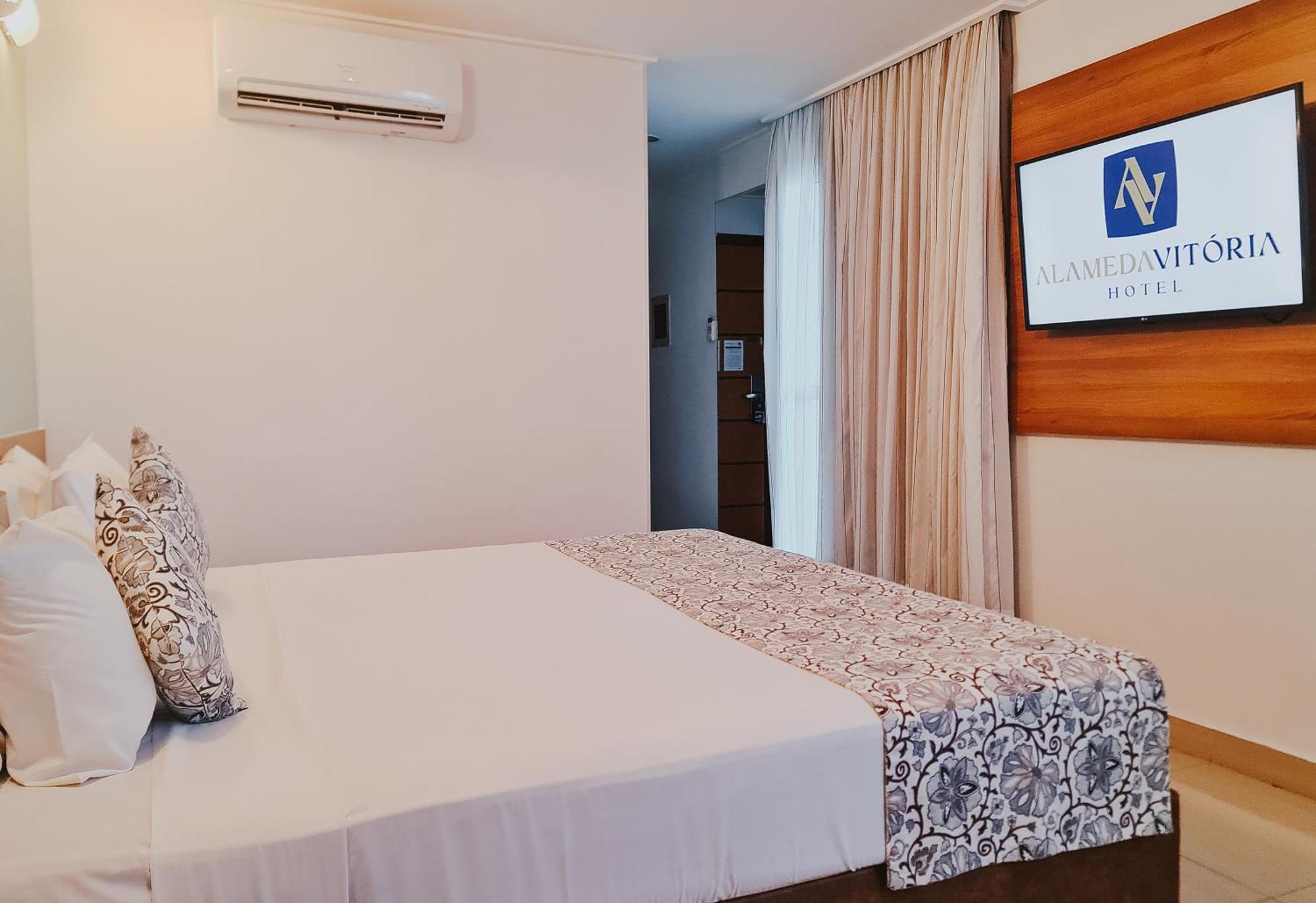 Alameda Vitoria Hotel ภายนอก รูปภาพ