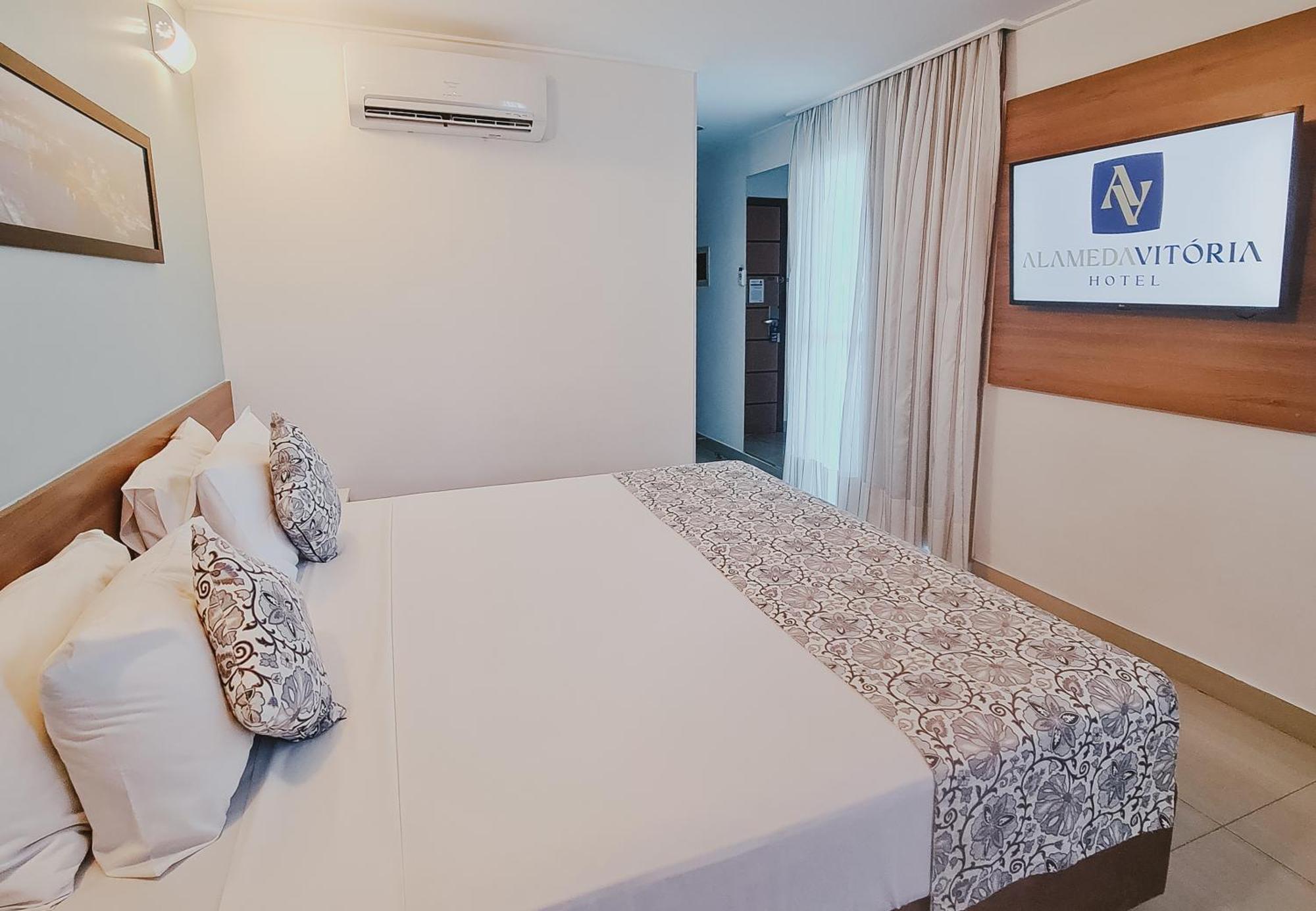 Alameda Vitoria Hotel ภายนอก รูปภาพ